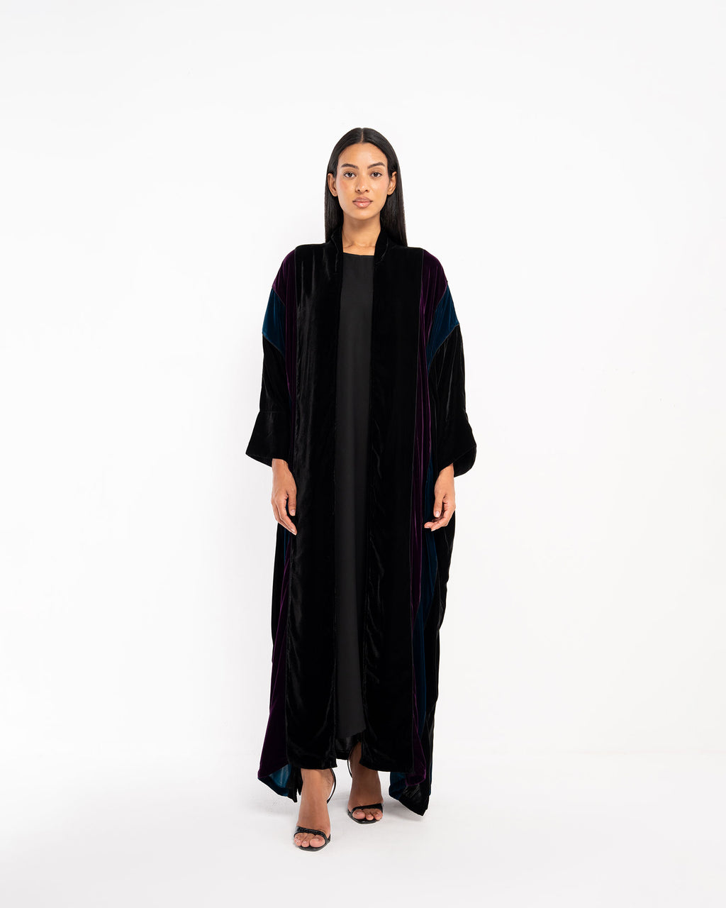 Momen – ColorBlock Velvet Bisht Abaya