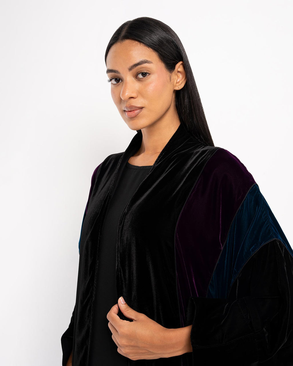 Momen – ColorBlock Velvet Bisht Abaya