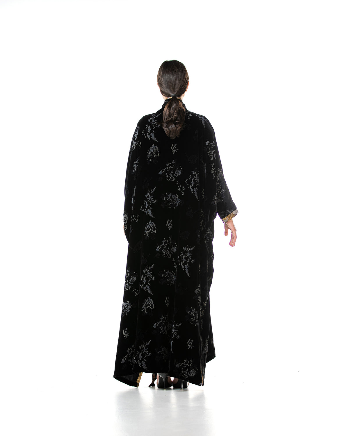 Latte – Printed Velvet Bisht Abaya