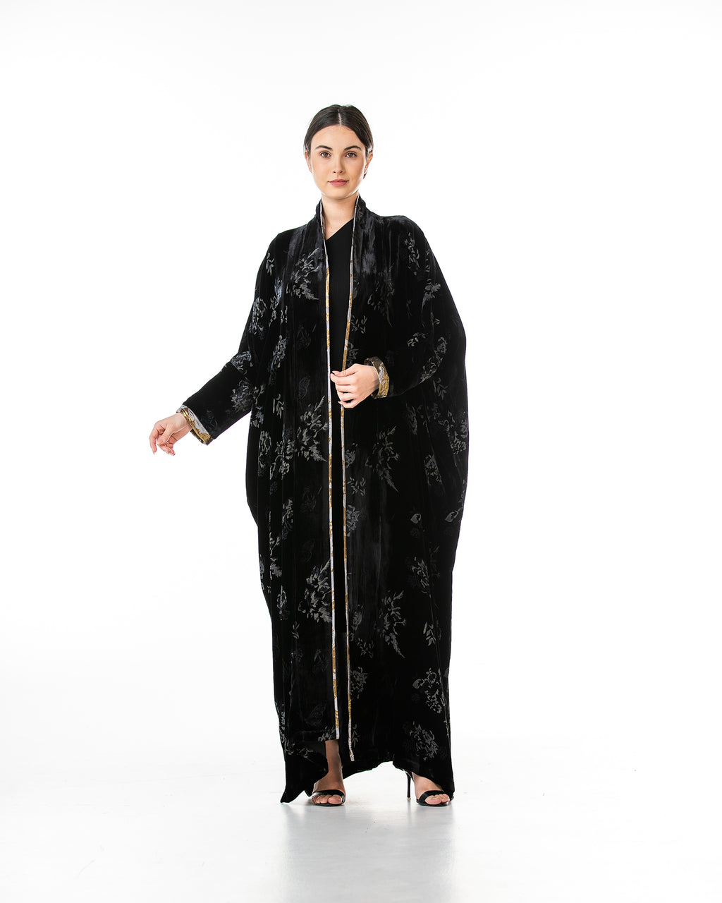Latte – Printed Velvet Bisht Abaya