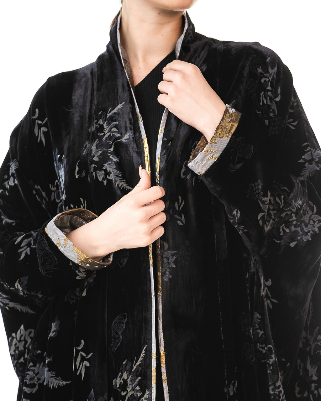Latte – Printed Velvet Bisht Abaya