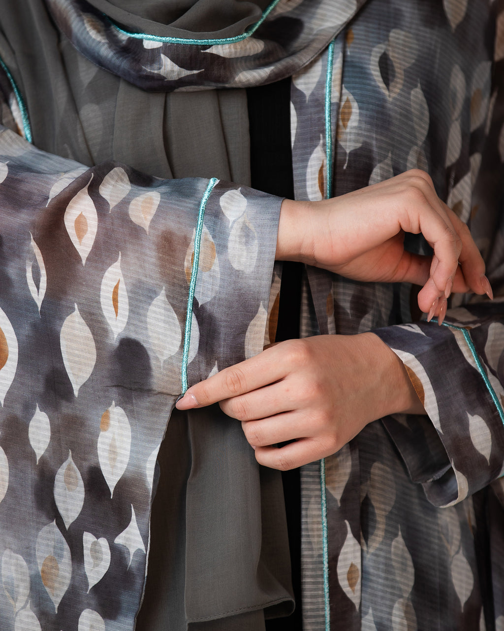 Fig – Printed Chiffon Cotton Bisht Abaya