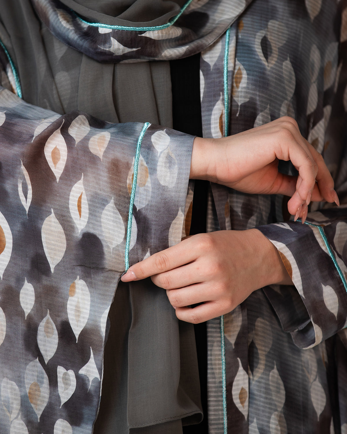 Fig – Printed Chiffon Cotton Bisht Abaya