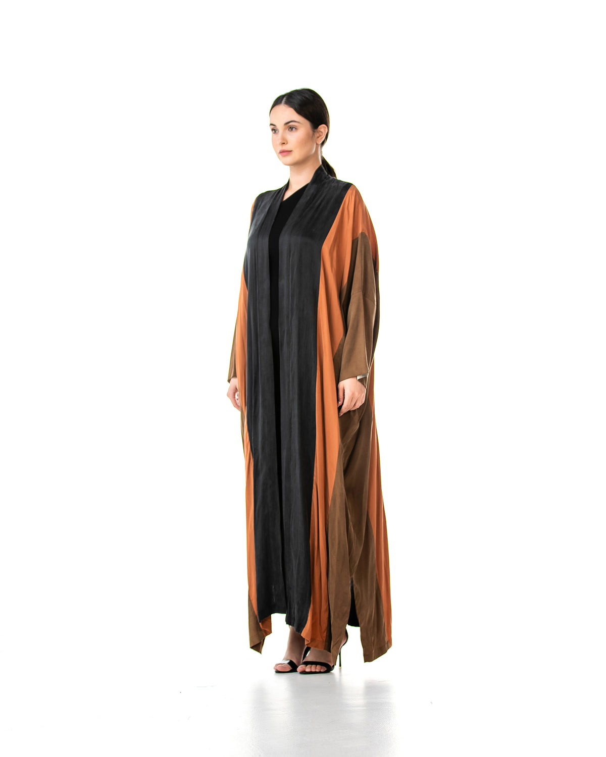 Eclipse 2.0 – Colorblock Washed Silk Bisht Abaya