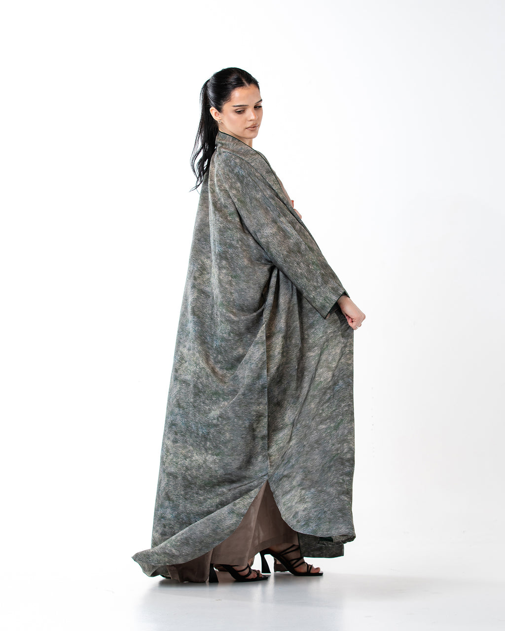 Kashmir 2.0 – Crinkle Viscose Bisht Abaya