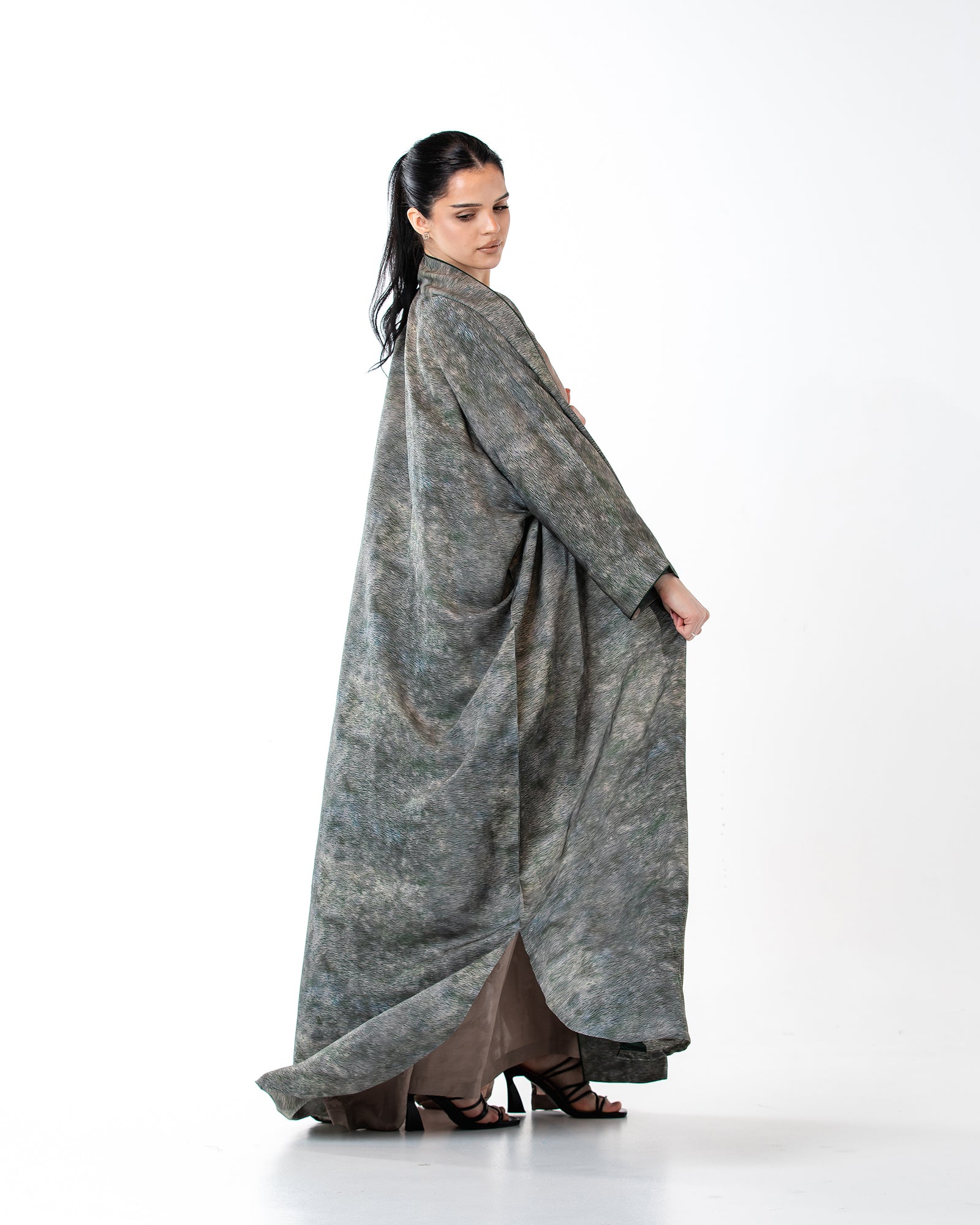 Kashmir 2.0 – Crinkle Viscose Bisht Abaya