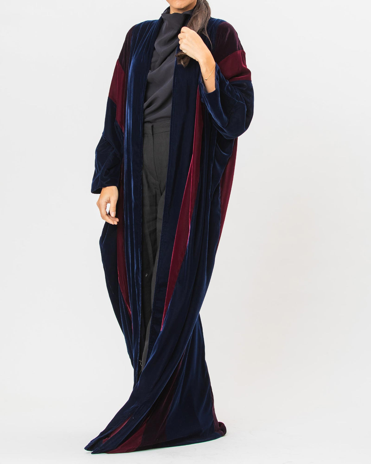 Momen – ColorBlock Velvet Bisht Abaya