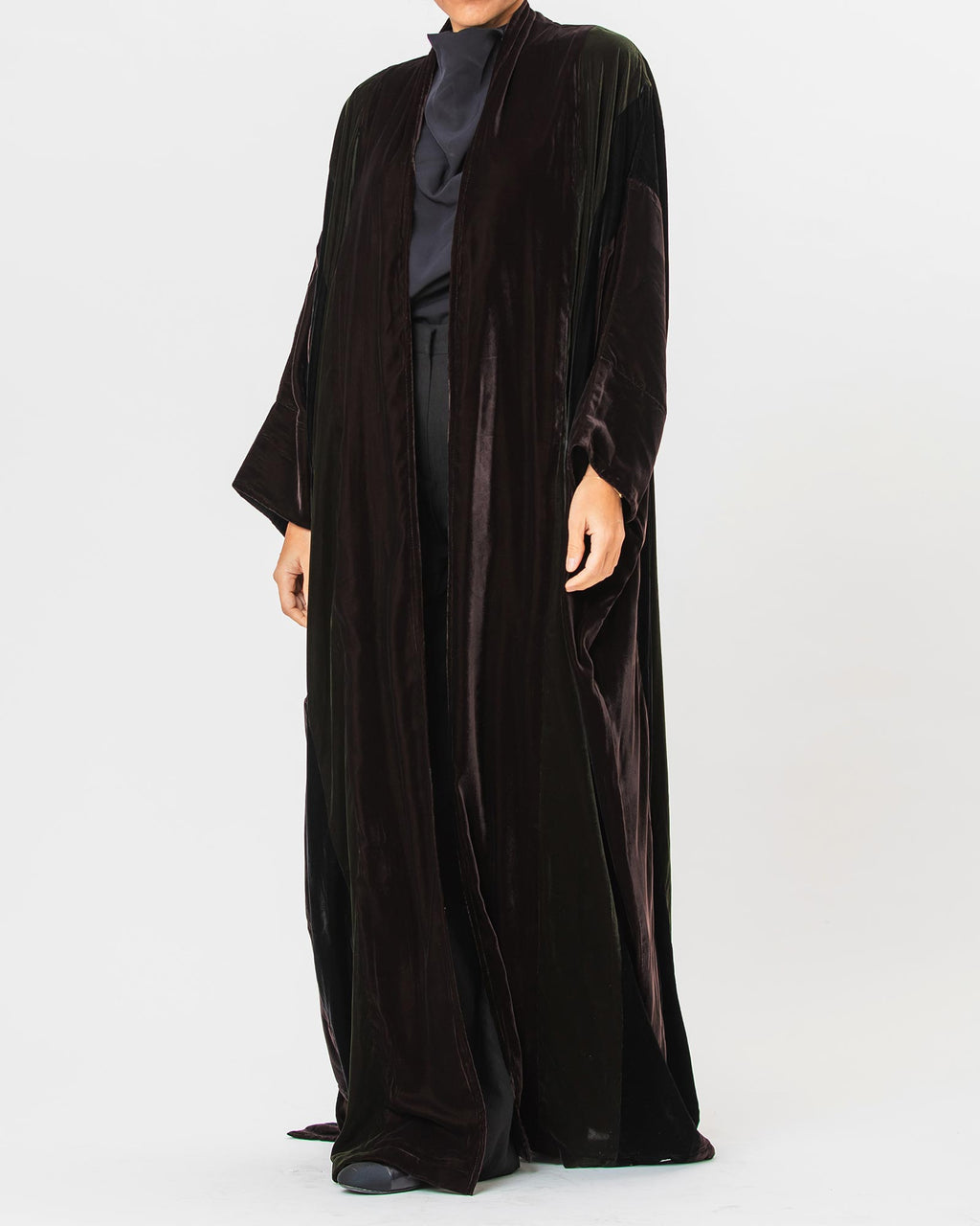 Momen – ColorBlock Velvet Bisht Abaya