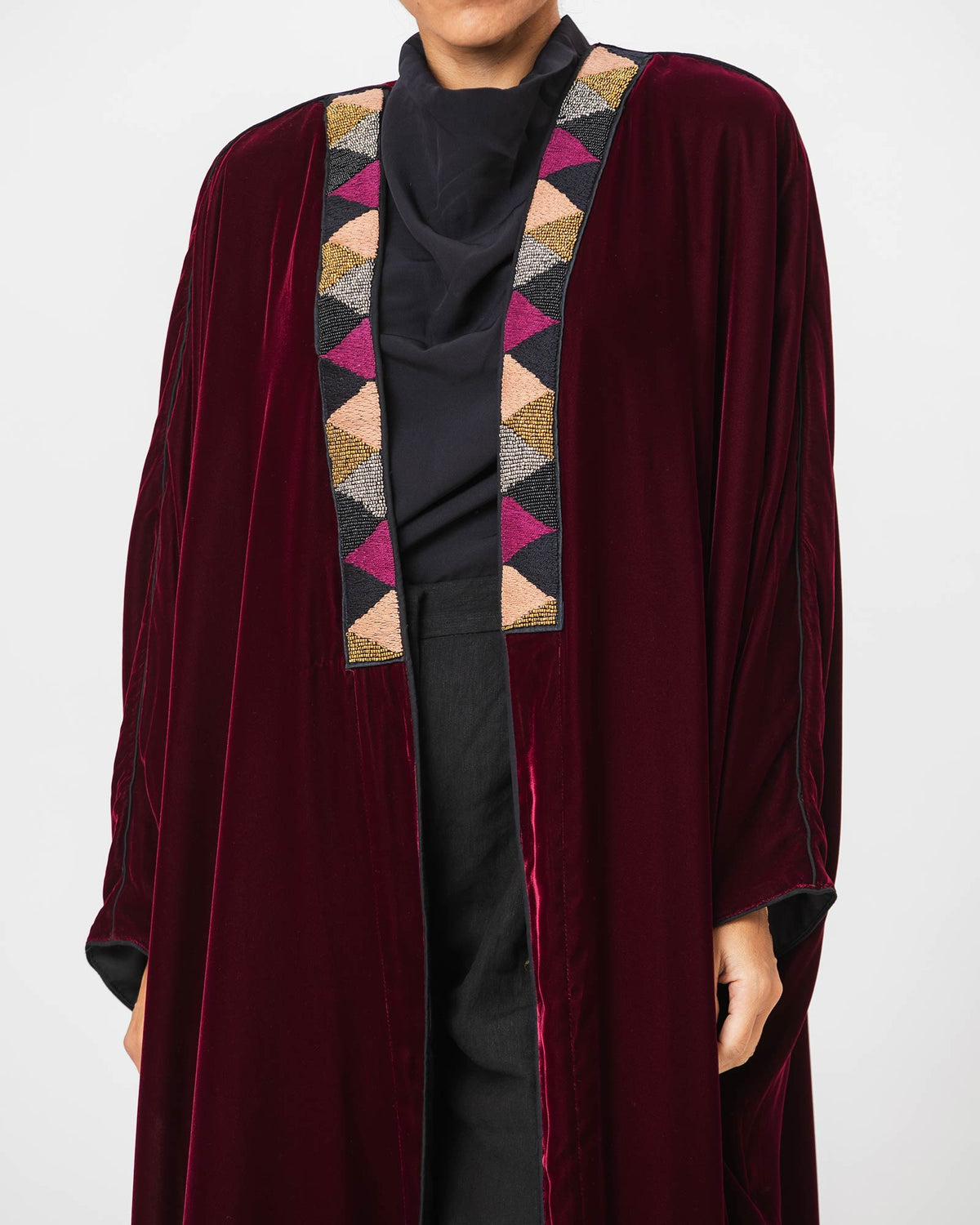Fakhr Lux – Embroidered Velvet Bisht Abaya