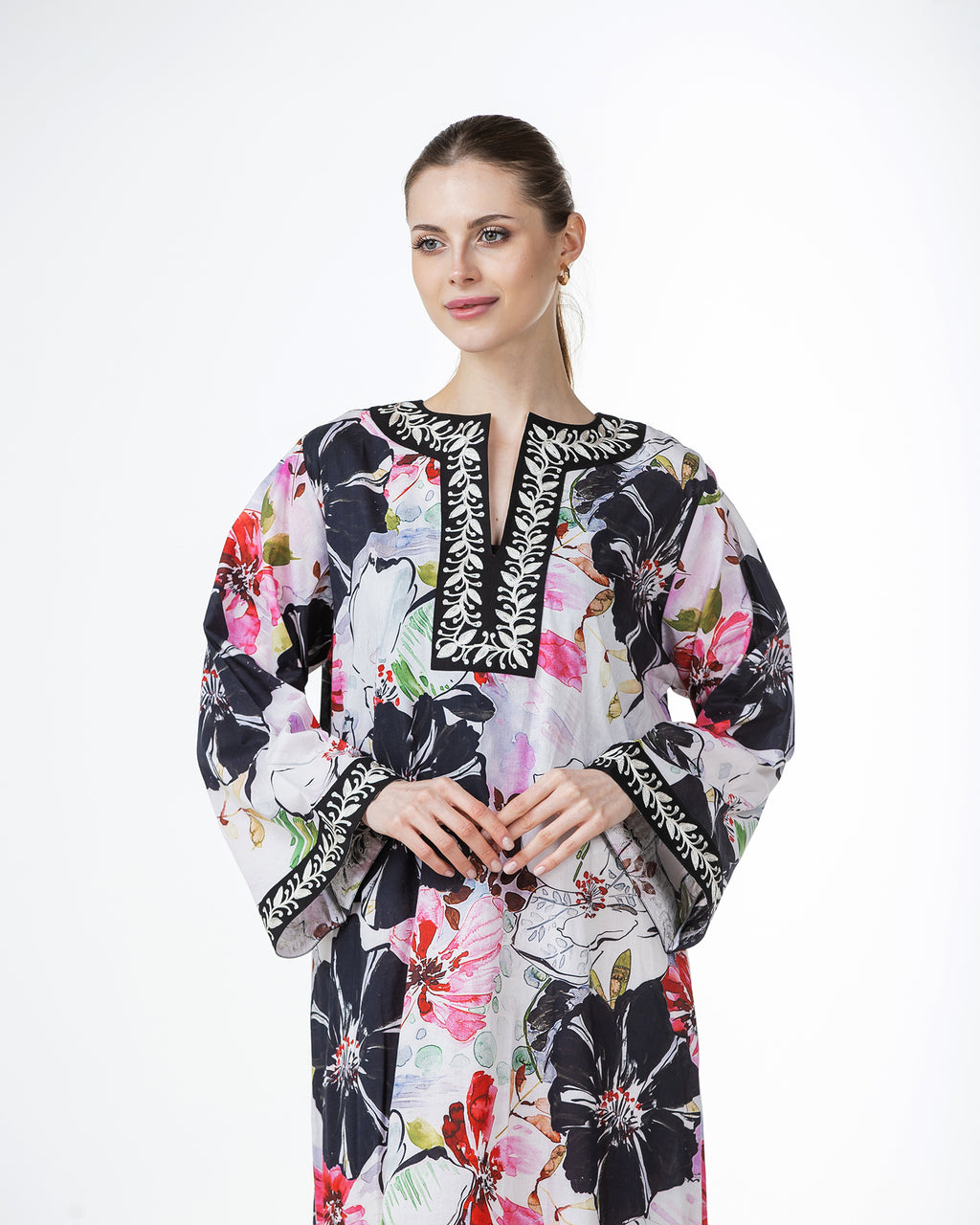  Marwa – Printed Cotton Embroidered Dress