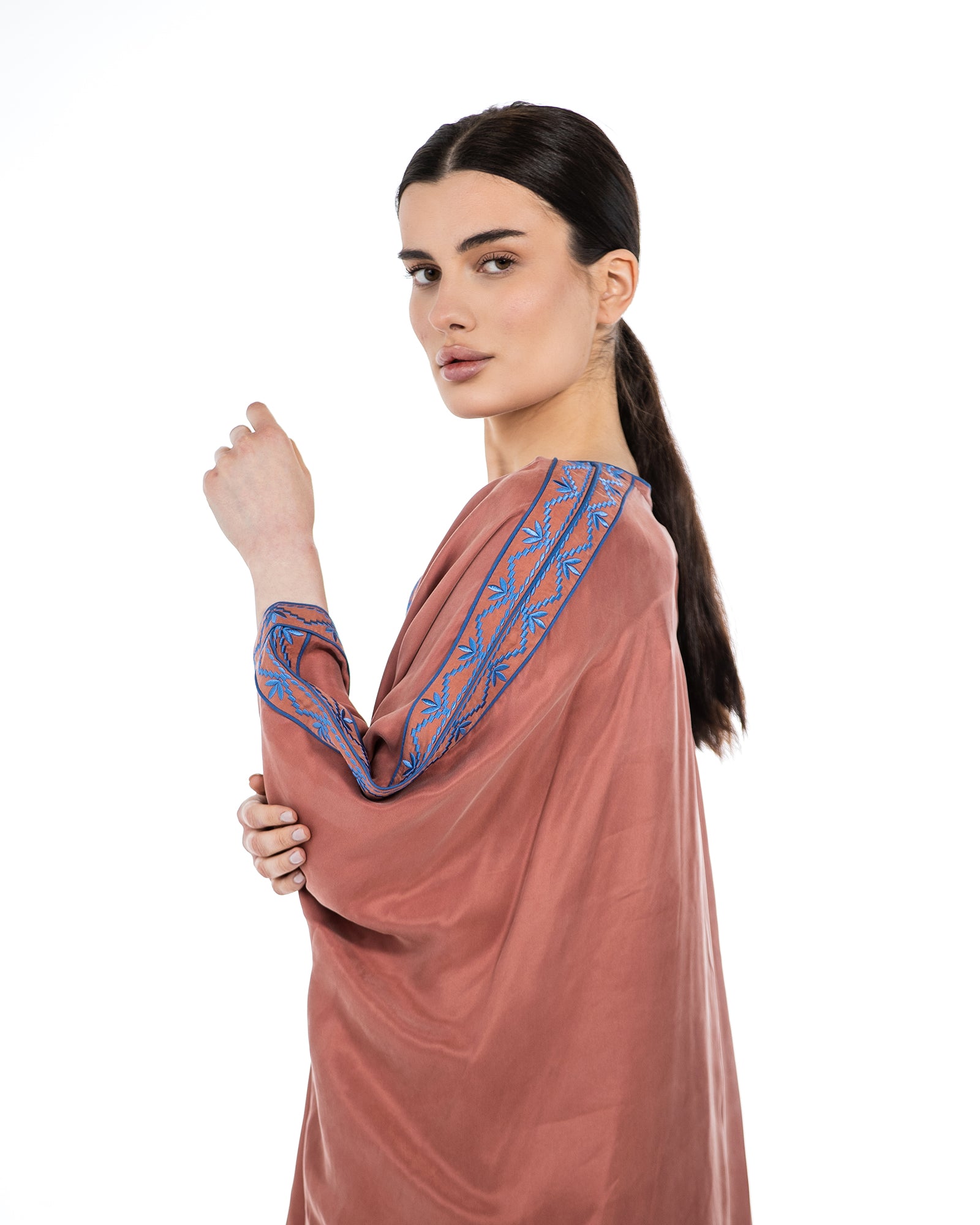 Ola – Washed Silk Bisht Jalabiya