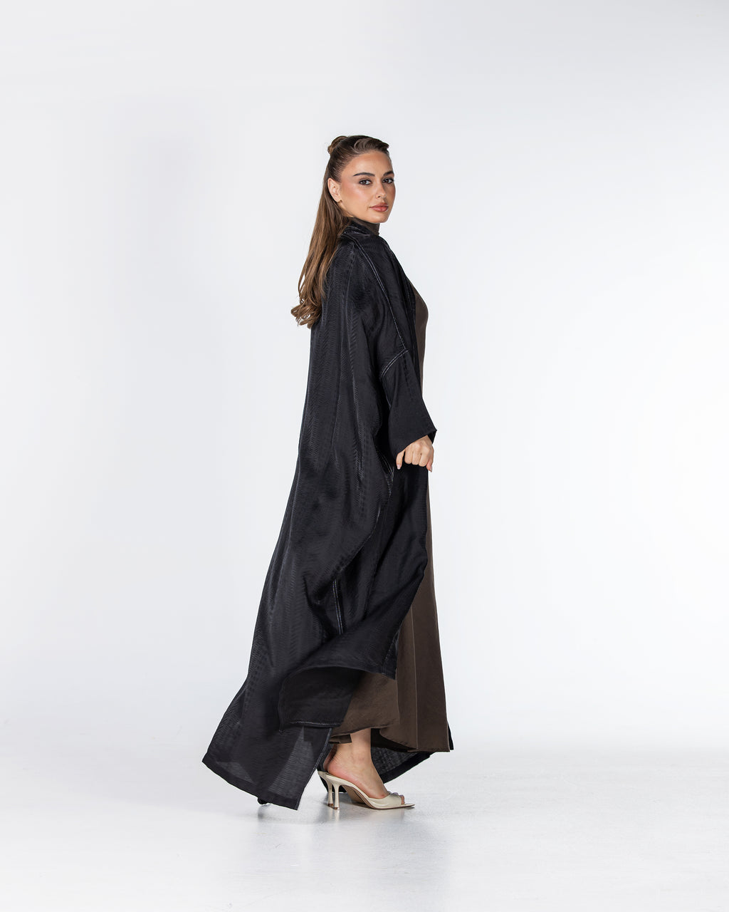 Copper 2.0 – Woven Viscose Linen Bisht Abaya