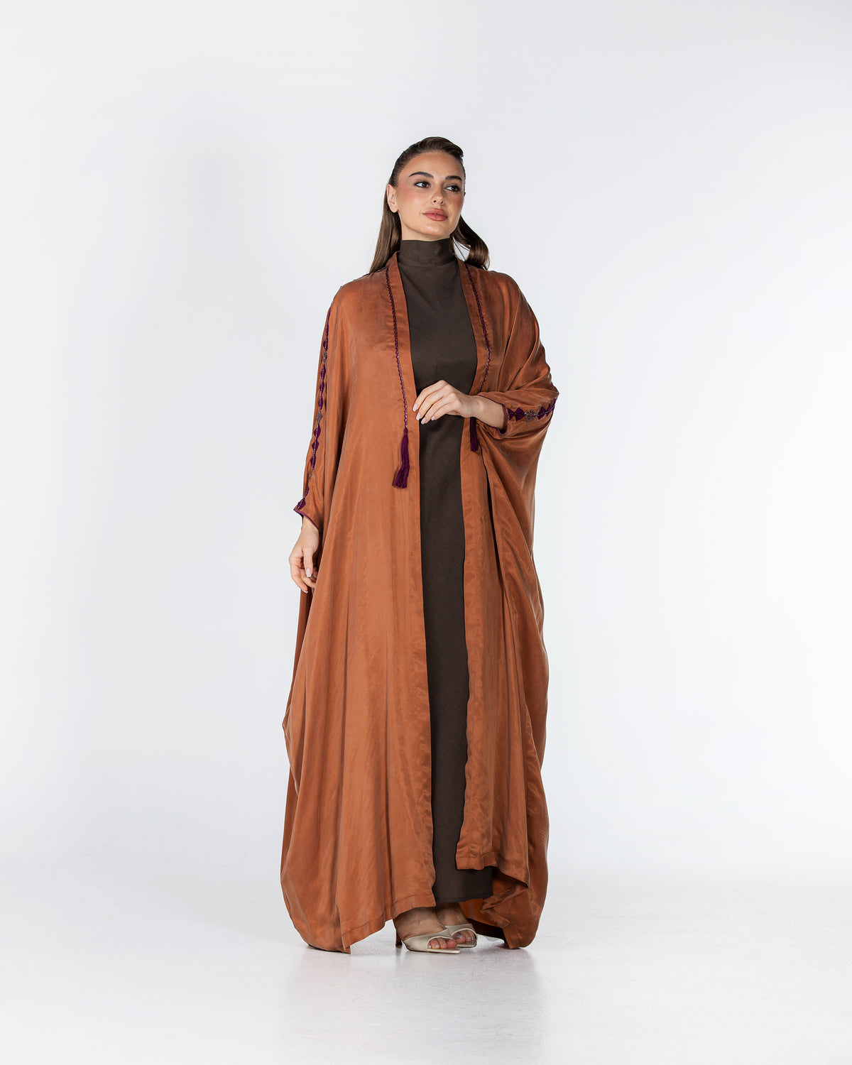 Ola Lux – Embroidered Washed Silk Bisht Abaya