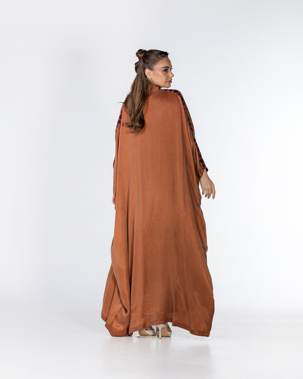 Ola Lux – Embroidered Washed Silk Bisht Abaya