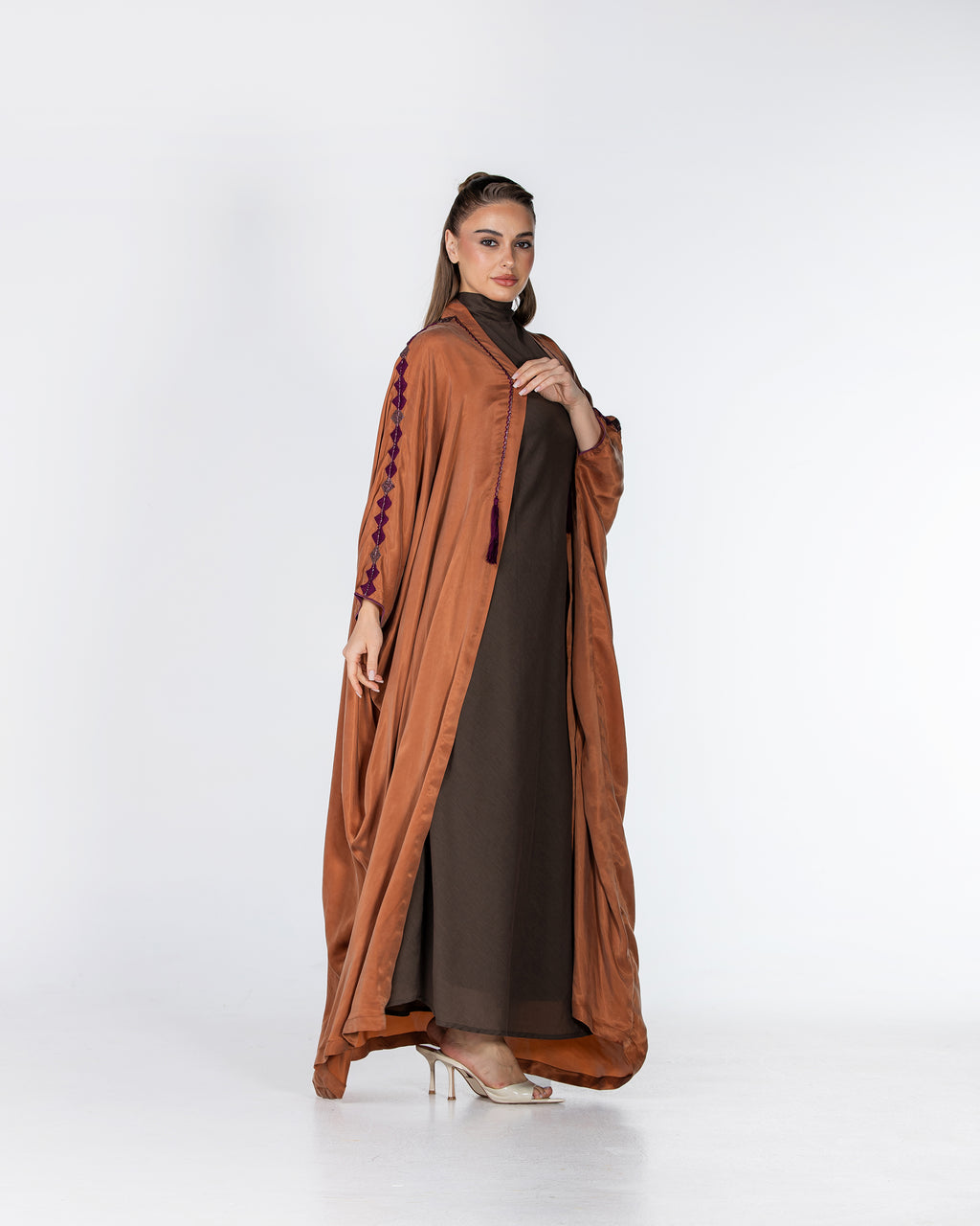 Ola Lux – Embroidered Washed Silk Bisht Abaya