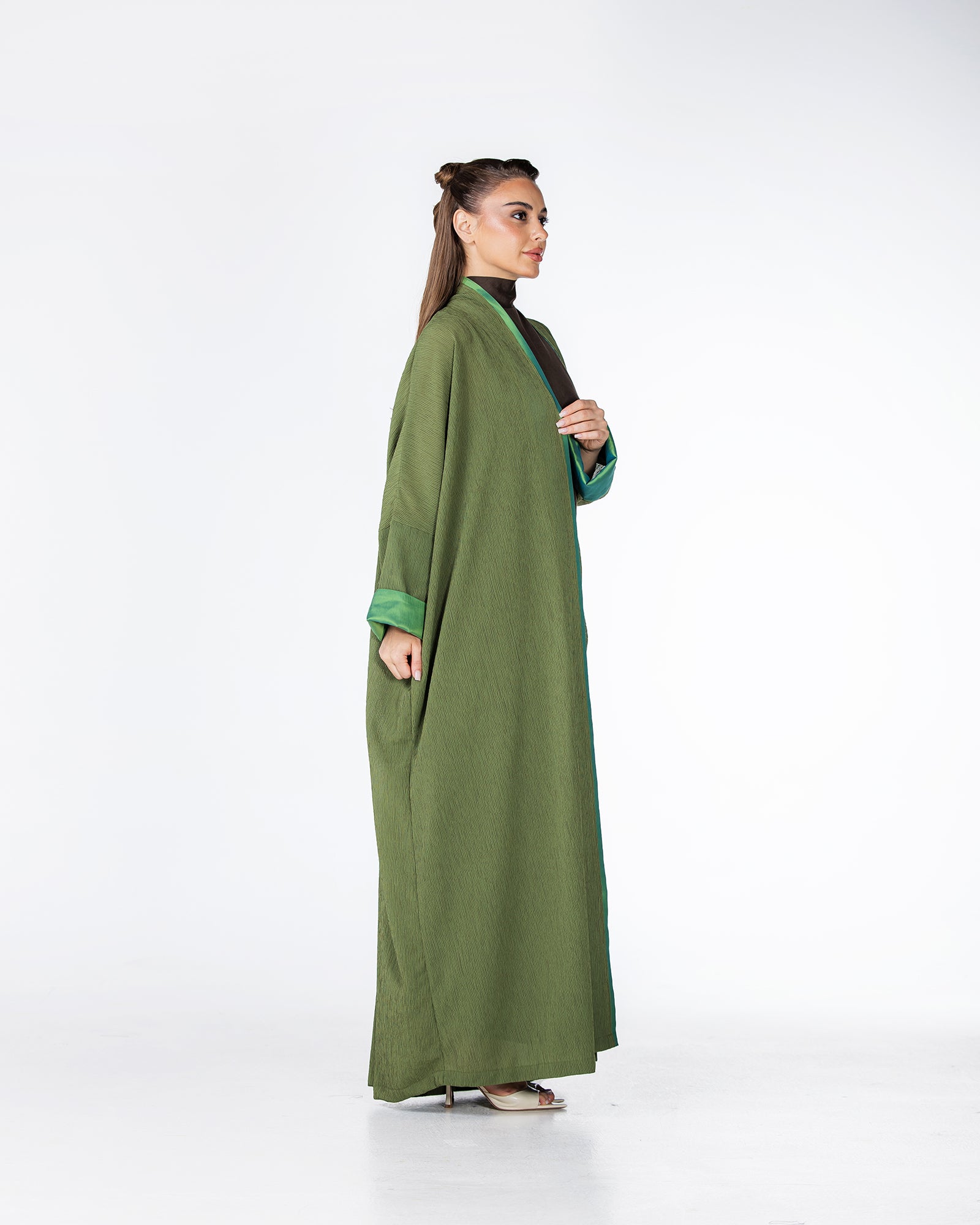 Cherry – Crinkle Crepe Bisht Abaya