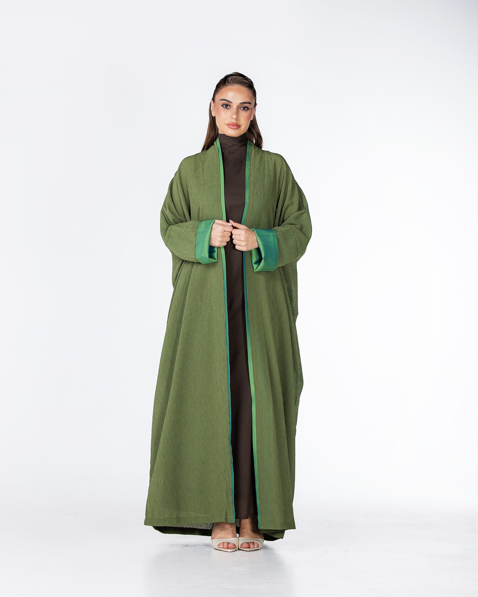Cherry – Crinkle Crepe Bisht Abaya