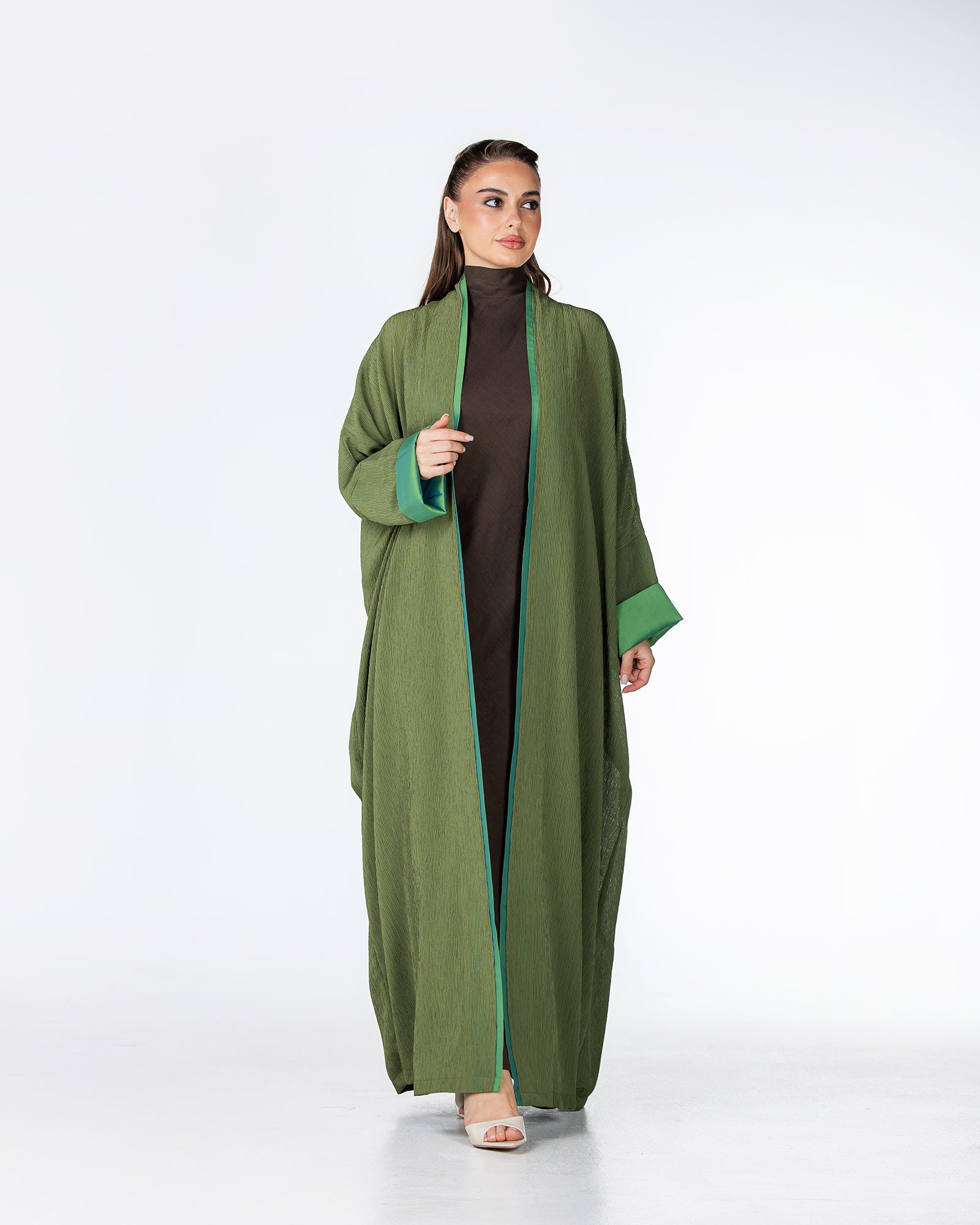 Cherry – Crinkle Crepe Bisht Abaya