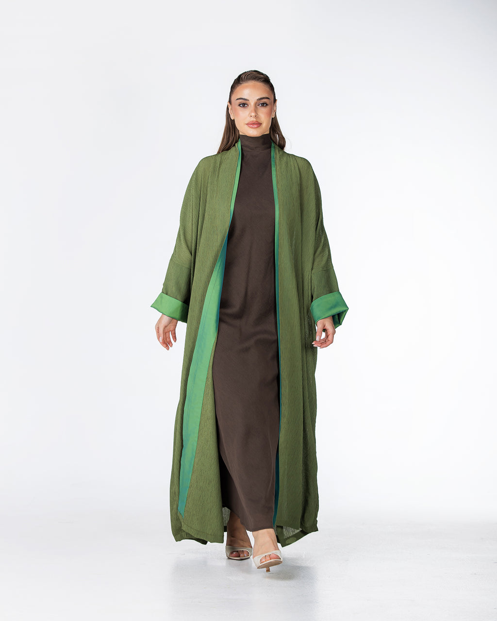 Cherry – Crinkle Crepe Bisht Abaya