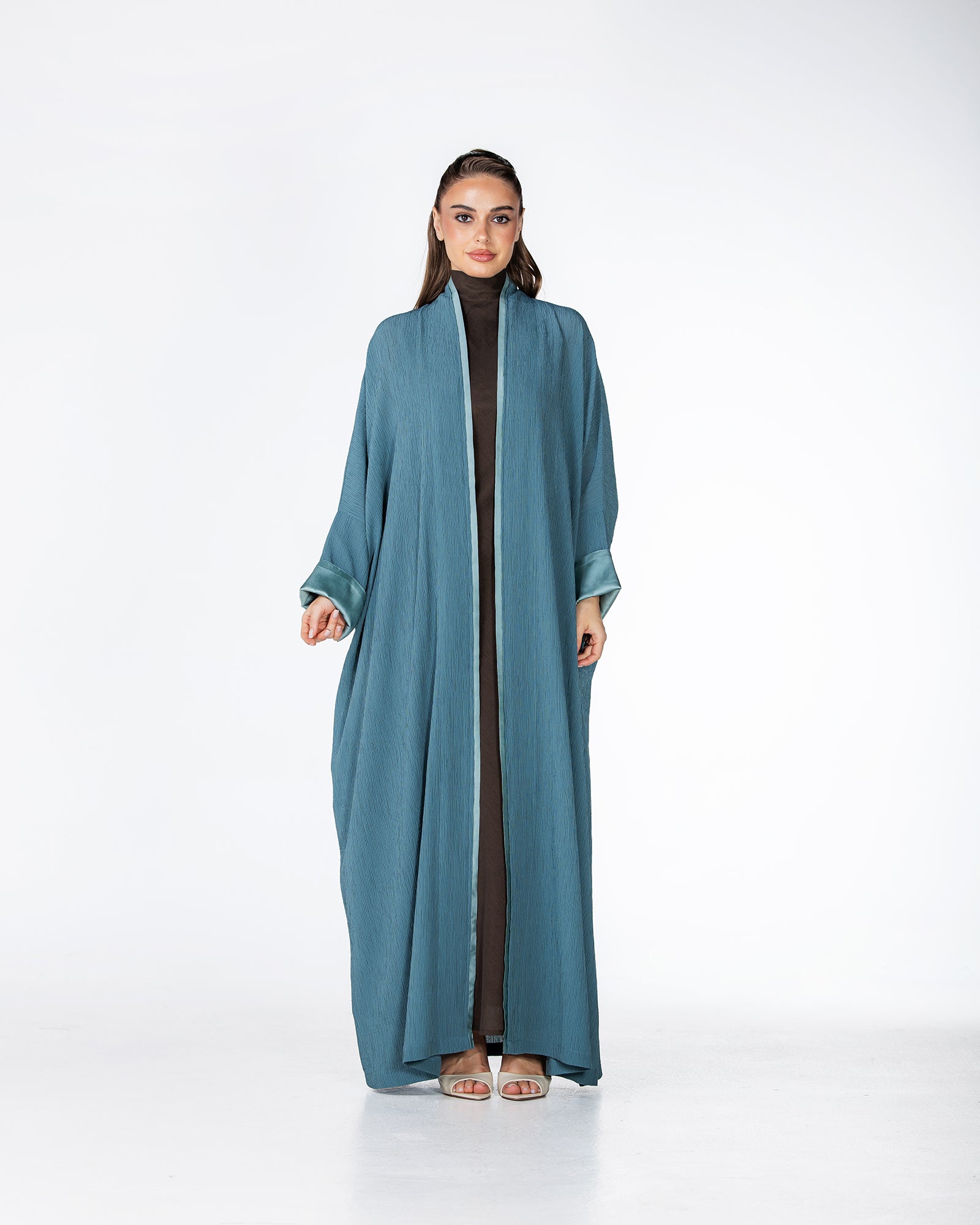 Cherry – Crinkle Crepe Bisht Abaya
