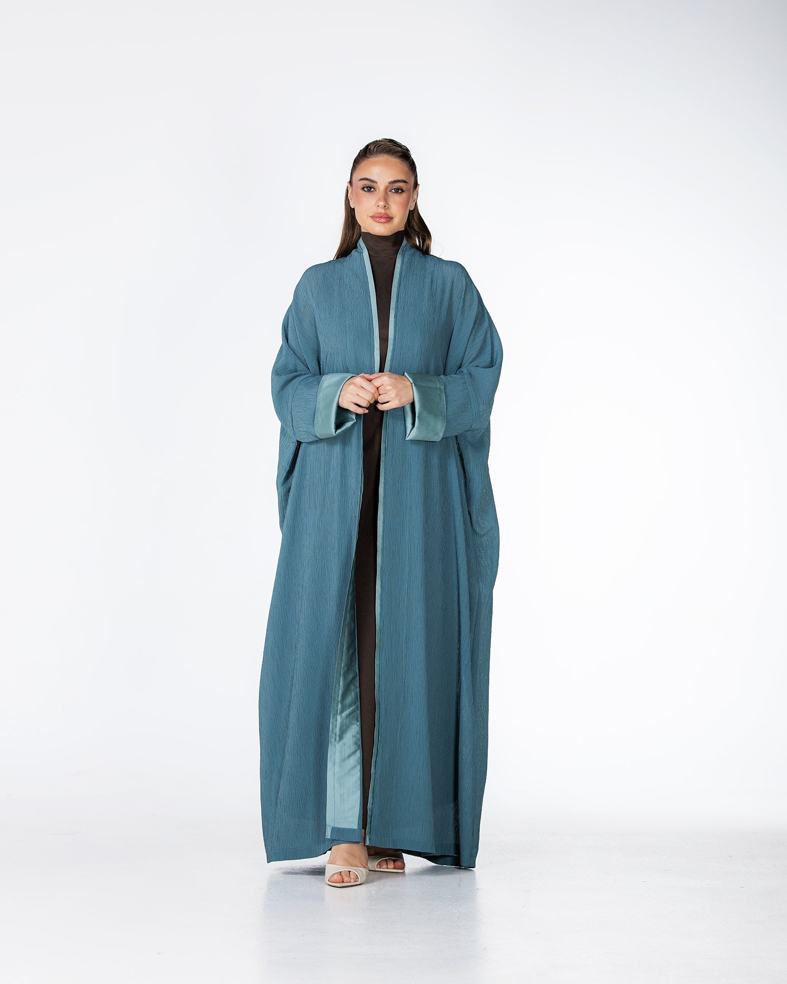 Cherry – Crinkle Crepe Bisht Abaya