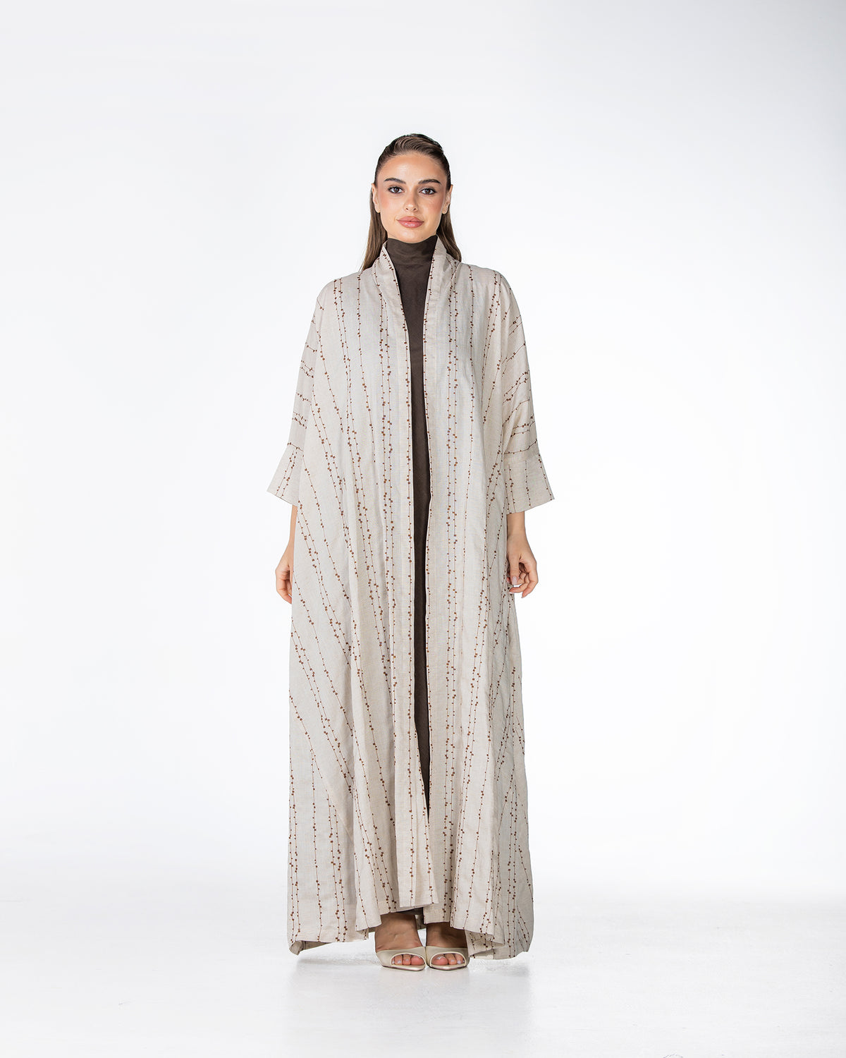 Almond Lux – Embroidered Linen Bisht Abaya