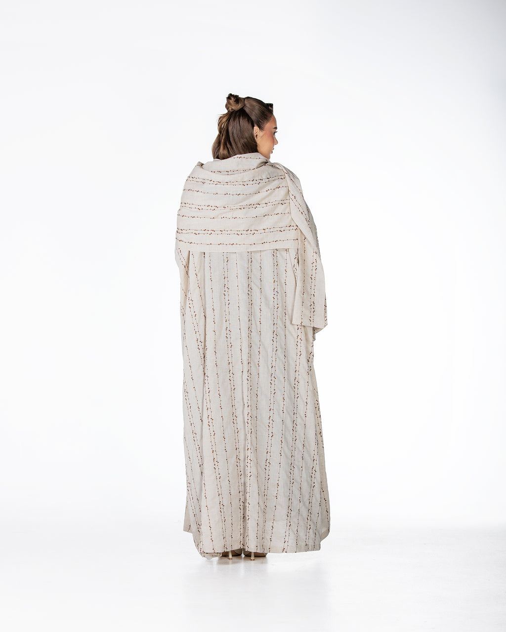 Almond Lux – Embroidered Linen Bisht Abaya