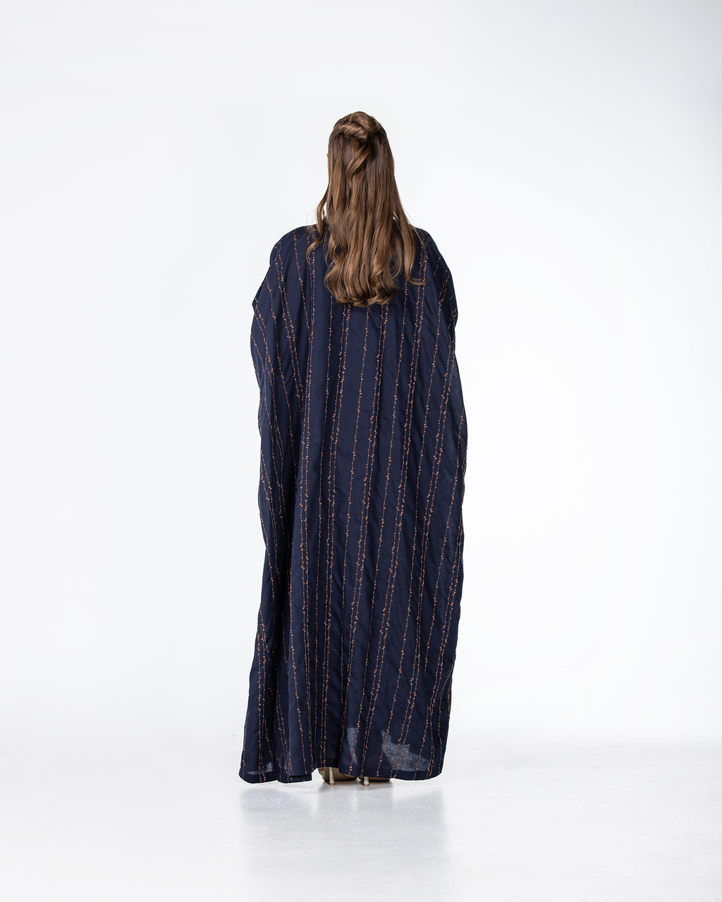 Almond Lux – Embroidered Linen Bisht Abaya
