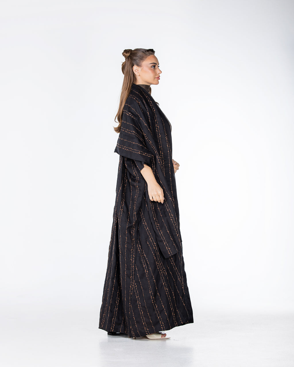 Almond Lux – Embroidered Linen Bisht Abaya