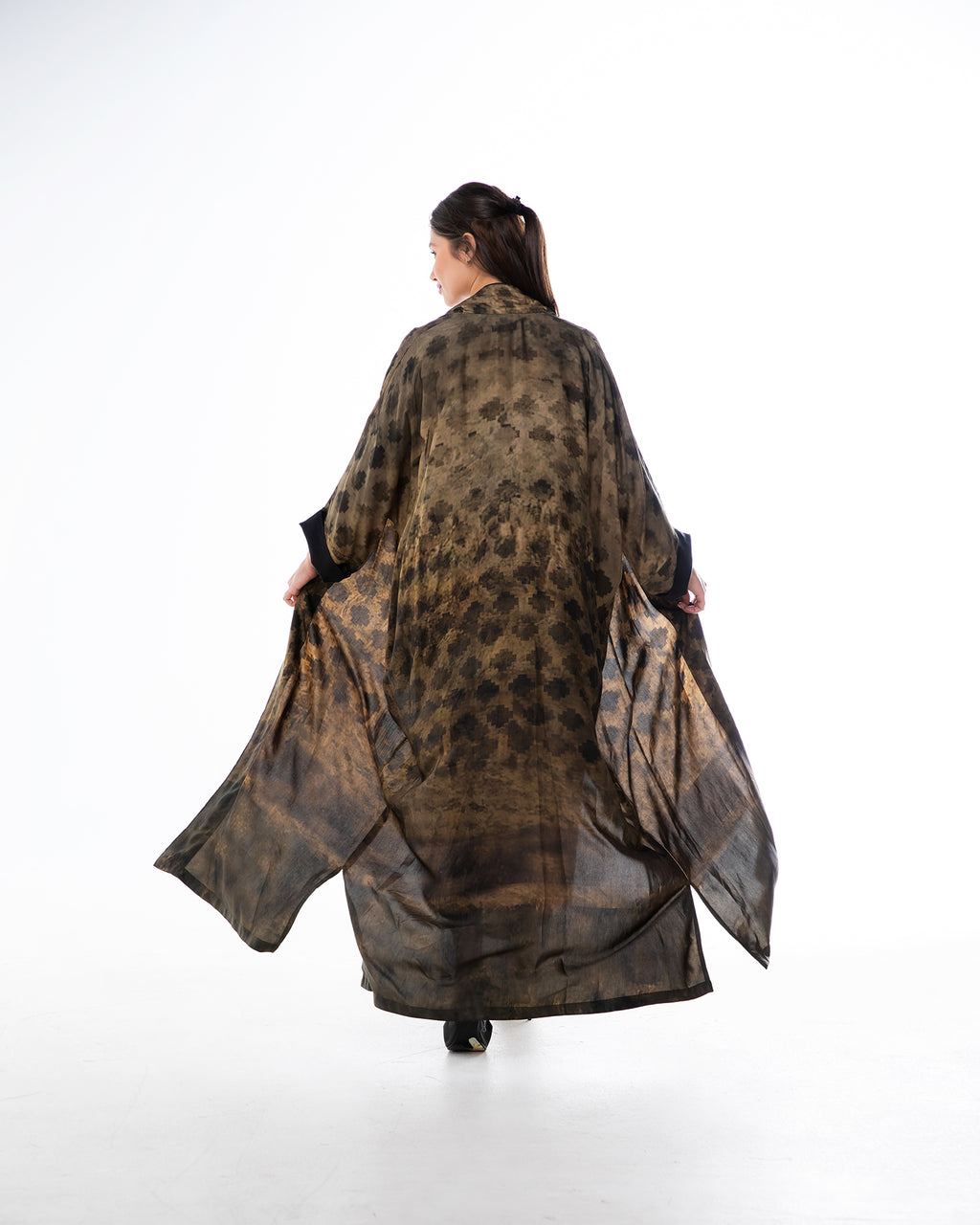 Kashmir 2.0 - Printed Bisht Abaya