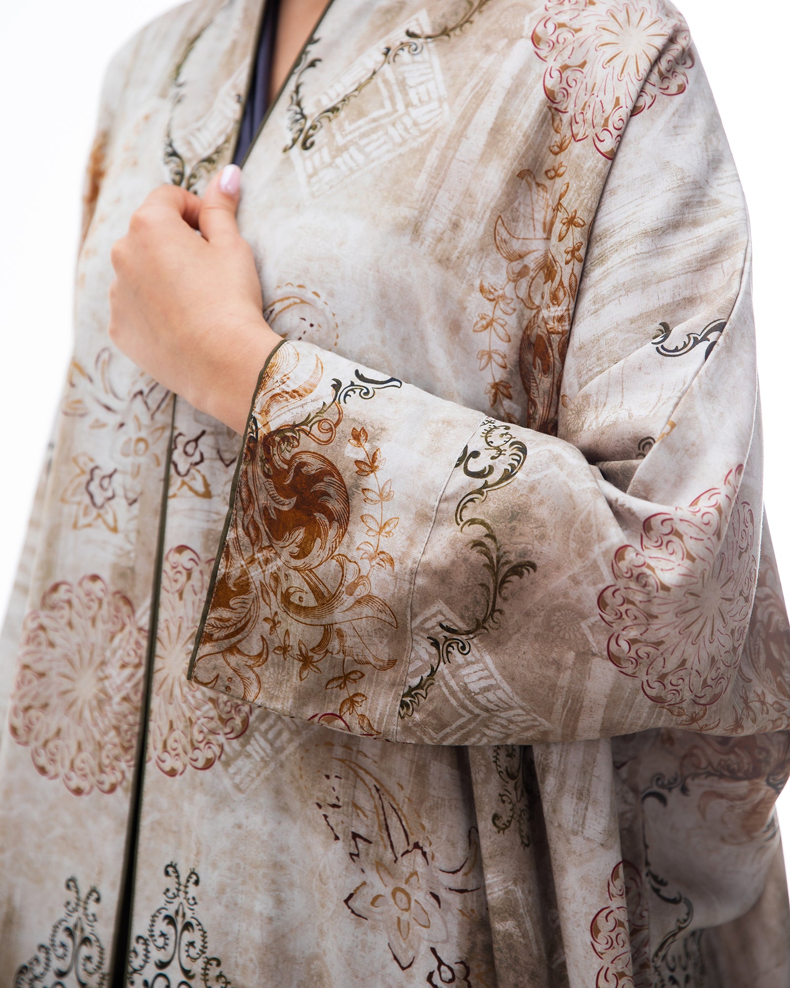 Kashmir 2.0 - Printed Bisht Abaya