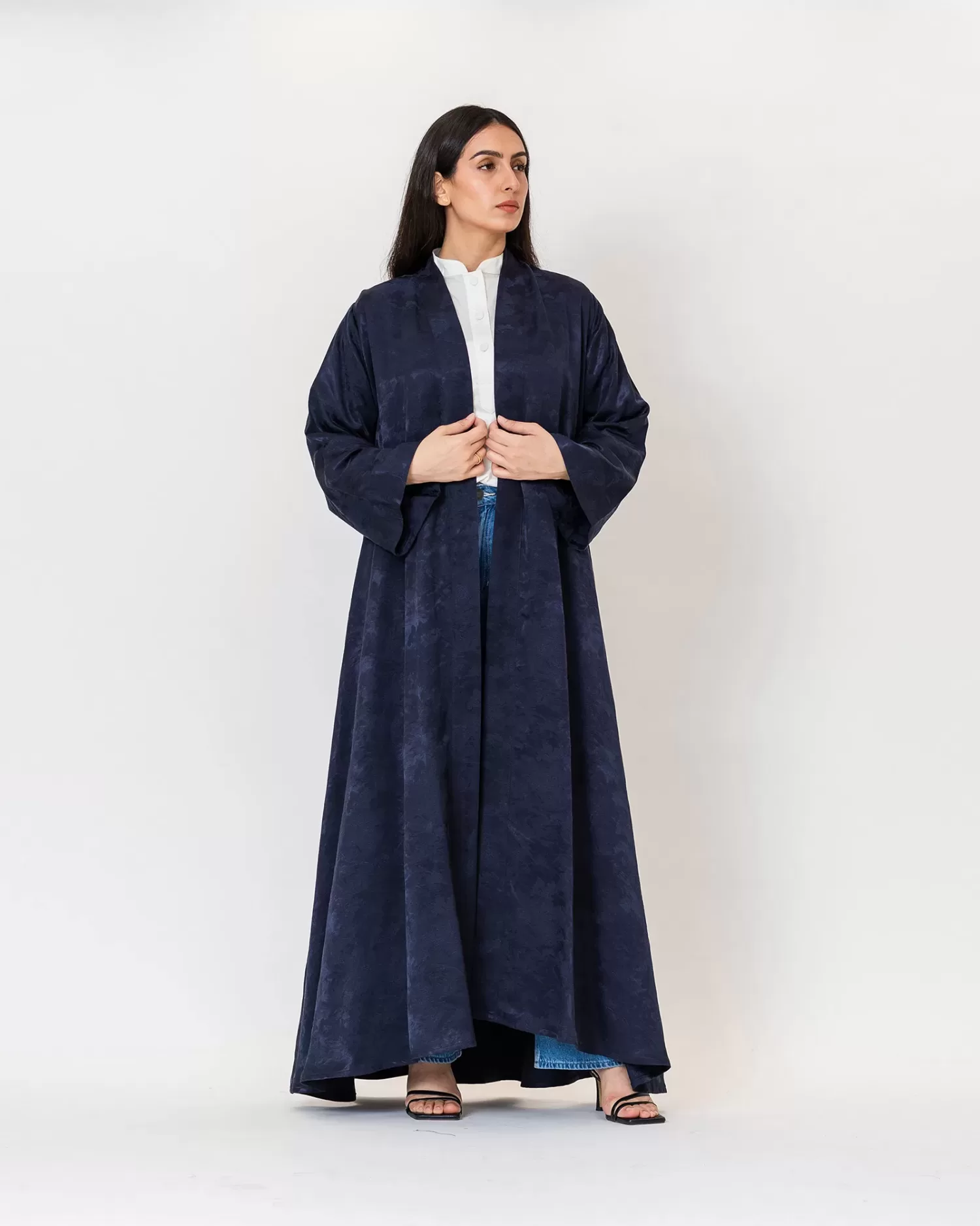 Nomad 2.0 - Woven Linen Silk Flared Abaya - Image 3