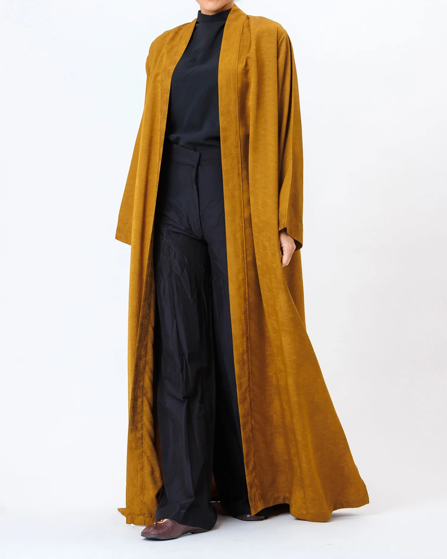 Brass – Embossed Flared Abaya - Image 4